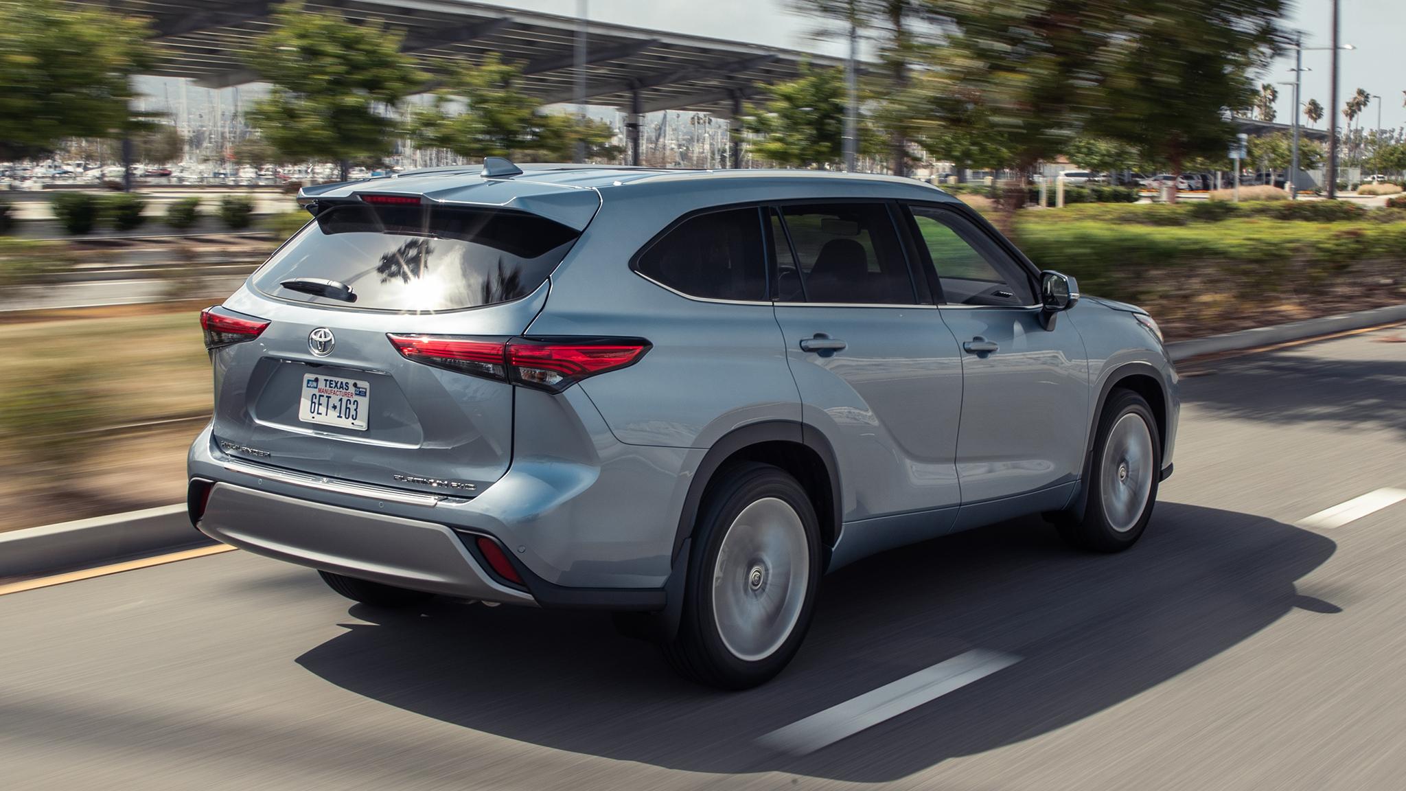2022 Toyota Highlander available for rent in Richmond and Surrey, BC