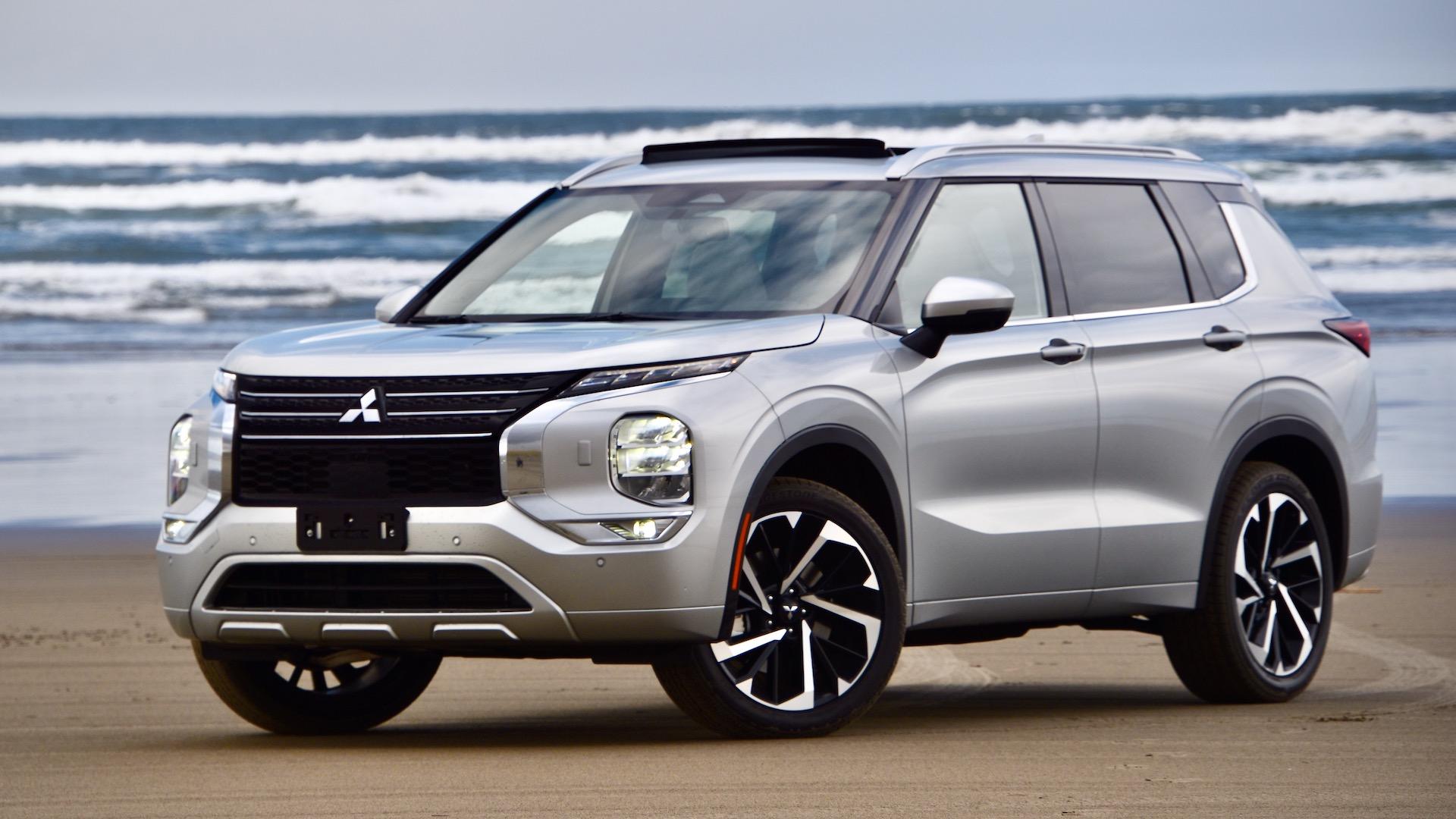 2023 Mitsubishi Outlander available for rent in Richmond and Surrey, BC